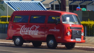 11 milliárd dollárt spórolt meg a Coca Cola azzal, hogy az USA helyett a Kajmán-szigeteken adózik
