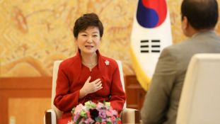 Dél-Korea elnökasszonya is szerepet játszott a korrupciós botrányban
