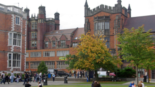 Angliában méregdrága az egyetem, Skandináviában viszont meglepően olcsó