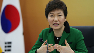 Az alkotmánybíróság leváltotta a korrupcióval vádolt elnök asszonyt Dél-Koreában