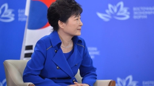 A mentelmi jog vége – már ma kihallgathatja a leváltott államfőt a korrupcióellenes ügyész Dél-Koreában