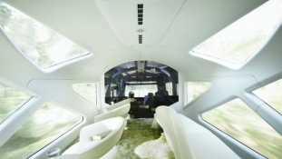 Már a síneket rója Japán hihetetlen szuper luxusvonata