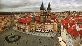 Korona helyett eurót? – választási vita Csehországban