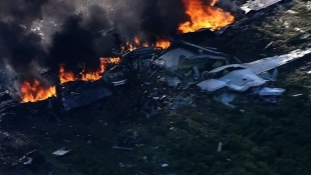 Katonai gép katasztrófája Mississippi államban – 16 halott (videó)