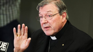 Pedofil per a Vatikán kincstárnoka ellen Ausztráliában
