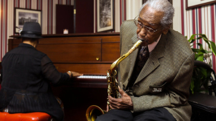 Mindhalálig jazz – 102 éves a világ legidősebb aktív jazz-zenésze