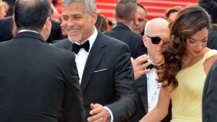 Clooneyék 3.000 menekült gyerek tanulását segítik Libanonban