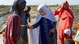 Állami dísztemetés Pakisztán Teréz anyájának