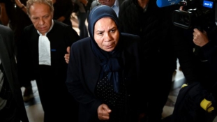 Terrorizmus: bíróság előtt az emír mamája