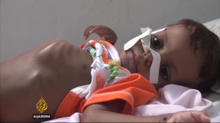 Gyerekek százezreit fenyegeti az éhhalál Jemenben – videó