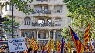 Katalónia szakadjon el Spanyolországtól és lépjen ki az Európai Unióból