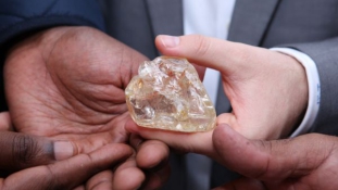 Sierra Leone pórul járt: olcsóbban kelt el a 709 karátos gyémánt, mint ahogy a kormány remélte – videó