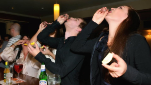 Alkoholfogyasztásban sosincs válság: minden európai polgár 250 eurót költ italra évente
