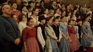 A magyar családok jövője a Kárpát-medencében – konferencia és családi nap az Országházban
