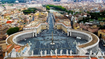 Indul a pedofil per a Vatikán pénzügyminisztere ellen