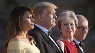 A First Lady bombasiker volt Londonban – Trump pedig elefánt a porcelánboltban