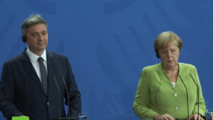 Merkel nemet mond a határrevízióra a Balkánon