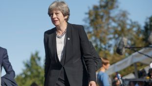 Táncra perdült a brit miniszterelnök asszony Fokvárosban – videó