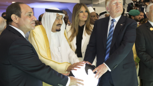Trump: Szaúd-Arábia királya két hétig sem tartaná magát nélkülünk