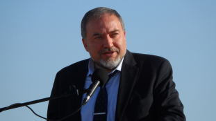 Lemondott Izrael védelmi minisztere