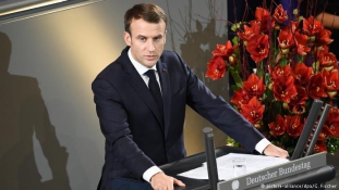 Macron: a káosz elkerülésére szuverén Európa kell