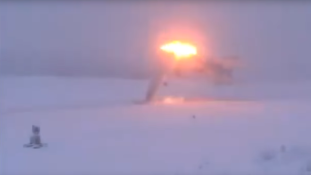 Orosz bombázó kényszerleszállása, 3 halott – videó
