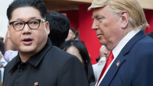 Trump megbízottja Észak-Koreában készíti elő az újabb csúcstalálkozót