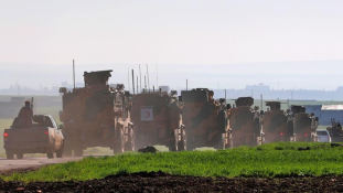 Orosz és török katonák választják el a harcoló feleket Szíriában