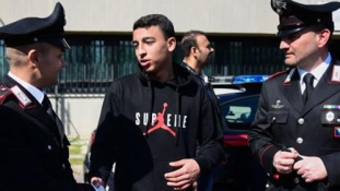 Így mentette meg egy egyiptomi fiú a túszul ejtett gyerekeket Milánóban