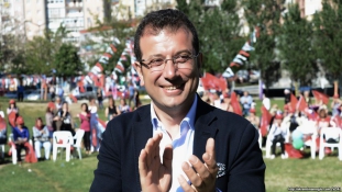 Isztambul új polgármestere másképp csinálja, mint elődei