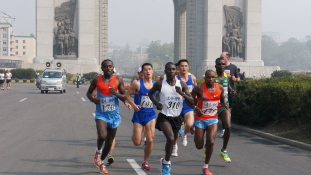 Maratoni futás Kim Ir Szen emlékére