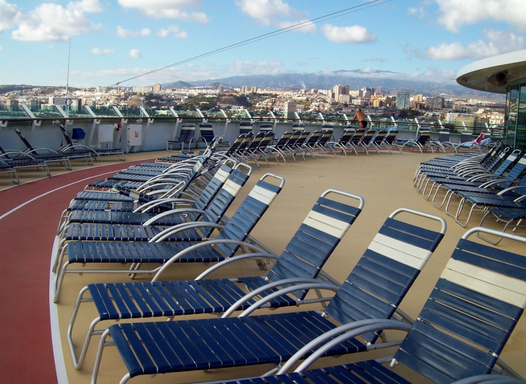 cruiseship-494240_1920