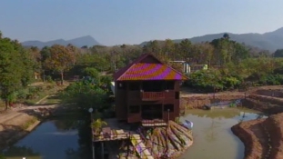 Kacsalábon forgó ház épült Thaiföldön