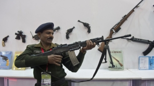 India a világ legnagyobb fegyverimportőre: 19 milliárd dolláros vásárlás fél év alatt
