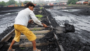 Elkezdődik a szénbányászat óvatos privatizációja Indiában