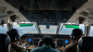 A pilóta bravúrja sem segített. A tengeren landolt az AirAsia óriásgépe?
