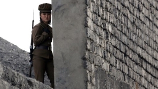 Határőrök vagy gengszterek az észak-koreai határon?