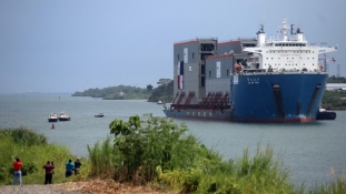 Átrakó kikötői szolgáltatást tervez Panama