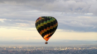 Világrekord hőlégballonnal a Csendes-óceán felett