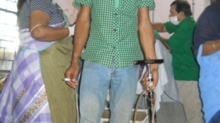 Biciklipumpával gyógyít egy indiai orvos