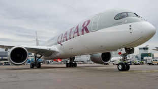 Nyugatra és délre tekint a Qatar Airways