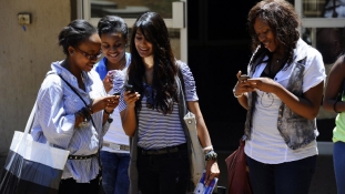 “Afrikában többen rendelkeznek mobillal, mint árammal”