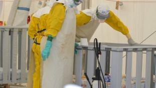 Mától embereken próbálják ki az Ebola elleni vakcinát