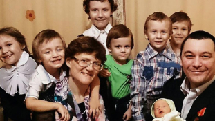 Hazaárulással vádolnak egy hétgyermekes orosz anyát