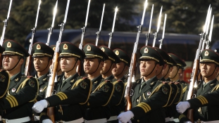 Kína tizedével növeli katonai költségvetését