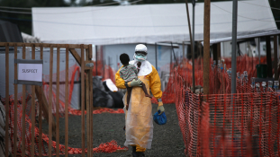 Tíz amerikait evakuáltak ebolagyanú miatt