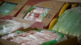Mellényúltak-egymilliárd forintnyi kokain érkezett Kolumbiából egy Auchanba