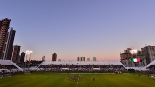 Tanulságos történet-eladók a brazíliai foci VB stadionjai
