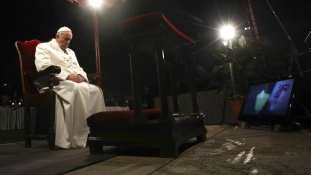 Ferenc pápa a szenvedés iránti közönyről