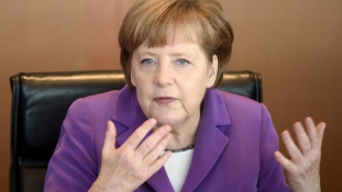 Merkel: Nem zártuk be az ajtót az oroszok előtt
